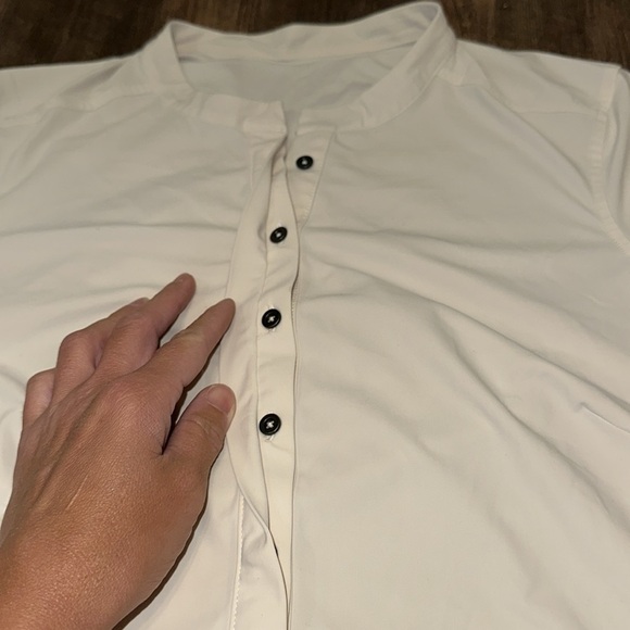 Lululemon Get It On Blouse Angel Wing cream long sleeve 1/4 button - Picture 3 of 6